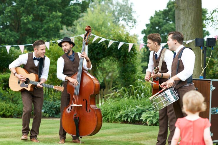 6 Tips Sewa Band Akustik Untuk Pernikahan, Anda Wajib Tahu!