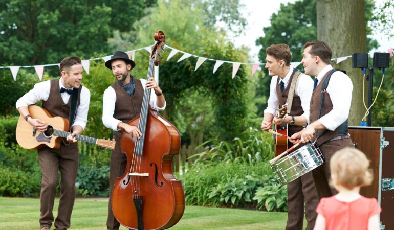 6 Tips Sewa Band Akustik Untuk Pernikahan, Anda Wajib Tahu!